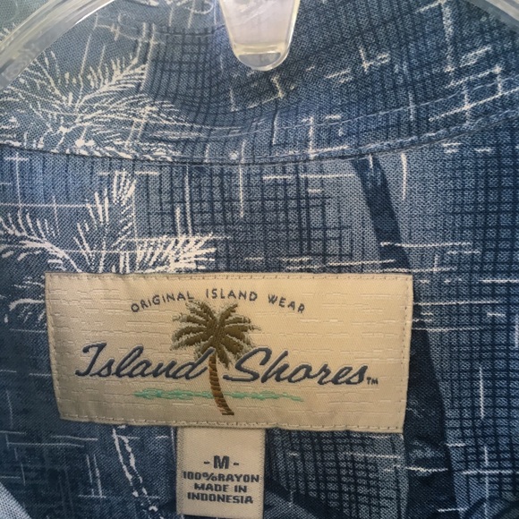 Island Shores Men’s Aloha Shirt - Picture 3 of 3